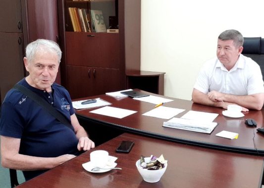 Министр национальной политики встретился с руководителем Общинного центра еврейской культуры УР Марком Гольдиным