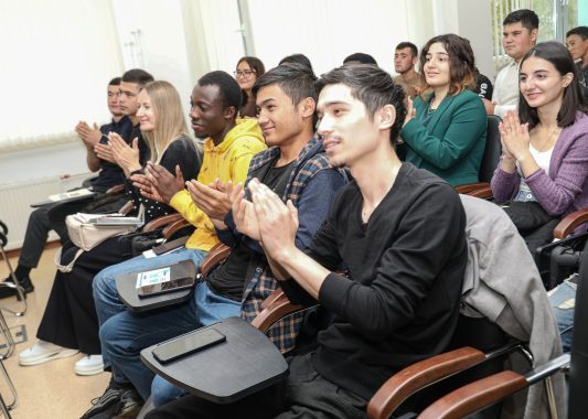 Студенческое сообщество УдГУ пополнили 140 иностранных студентов-первокурсников!