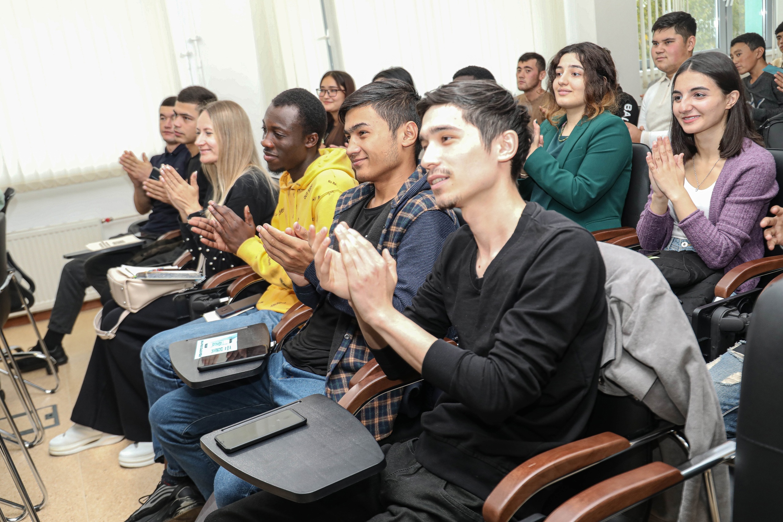Студенческое сообщество УдГУ пополнили 140 иностранных студентов-первокурсников!
