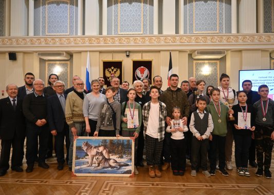 Александр Журавлев поздравил победителей турнира по шахматам в рамках Межнациональной спартакиады