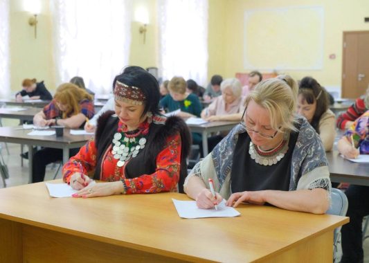 Бадӟым Удмурт Диктант (БУД) Атыкай музъемез утисьлэн арезлы но Быдӟым Вормонлэн 80 ар тырмонэзлы сӥземын луоз