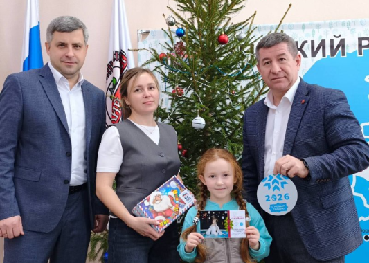 Министр национальной политики Удмуртии Эдуард Петров исполнил мечту сестёр из Ярского района 