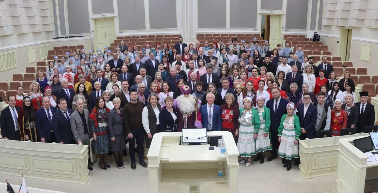 УЭ-лэн Кун Кенешаз Удмурт кыллэн нуналэзлы учыратэм «Йӧскалык-лулчеберетъя огазеяськонъёслэн нуналзы» ужрад ортчиз УЭ-лэн Кун Кенешаз Удмурт кыллэн нуналэзлы учыратэм «Йӧскалык-лулчеберетъя огазеяськонъёслэн нуналзы» ужрад ортчиз