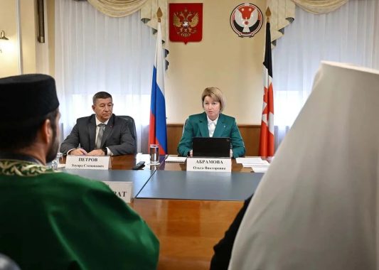 Ольга Абрамова обсудила с представителями православия и мусульманского духовенства Удмуртии вопросы демографии и поддержки семей